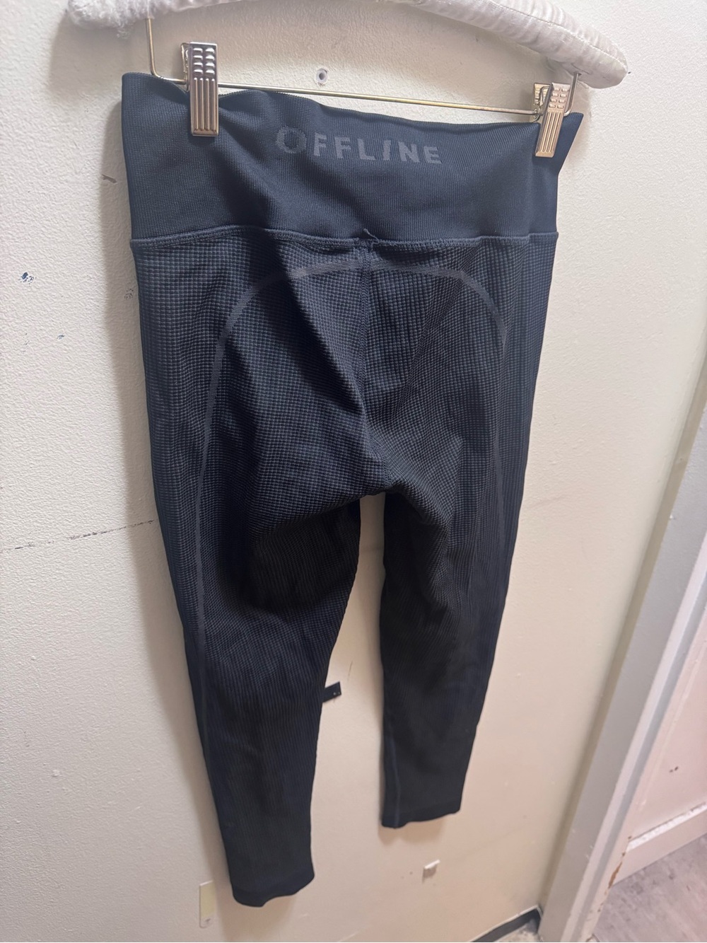 aerie Black Textured High-Waist Leggings size medium